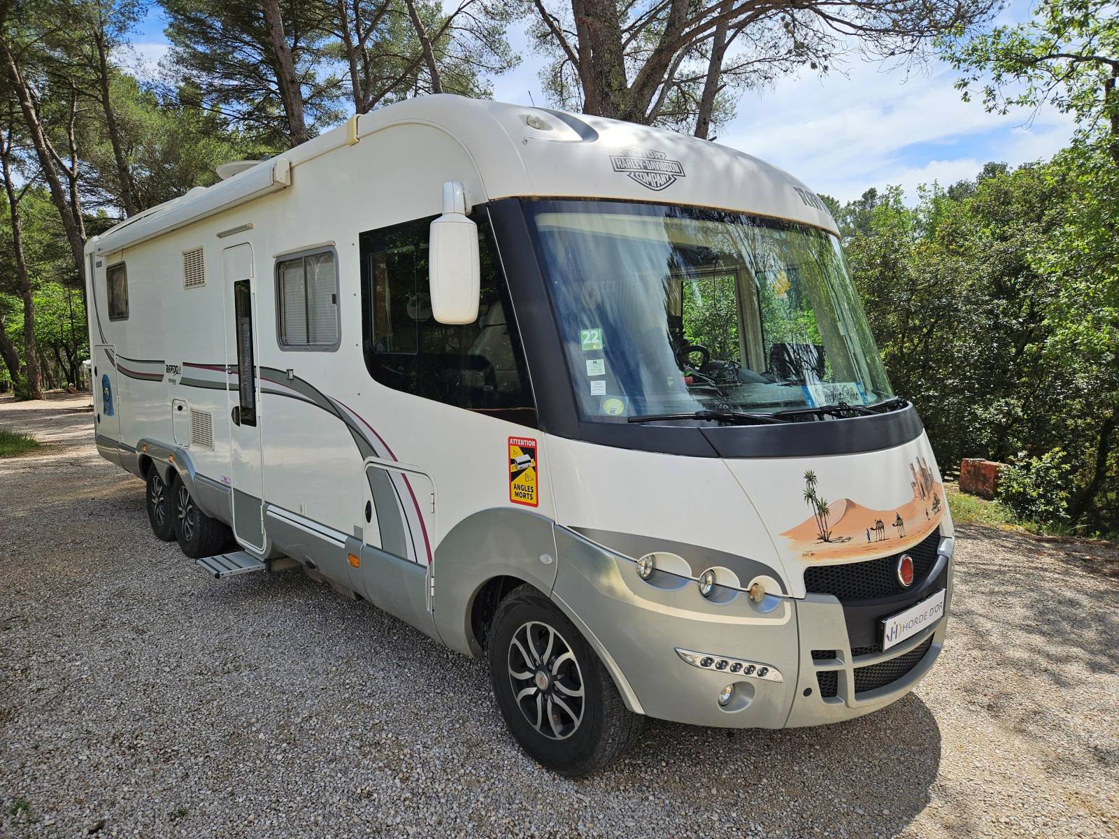 Intégral Rapido 10001 Design Edition – 6 couchages, BVA 180 ch – prêt à partir à Sainte-Anastasie (Gard)