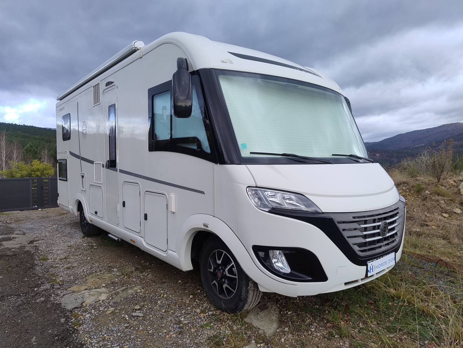 Vente d'un superbe intégral haut de gamme en parfait état avec garantie et très peu de kilomètres à Génolhac dans le Gard (30)