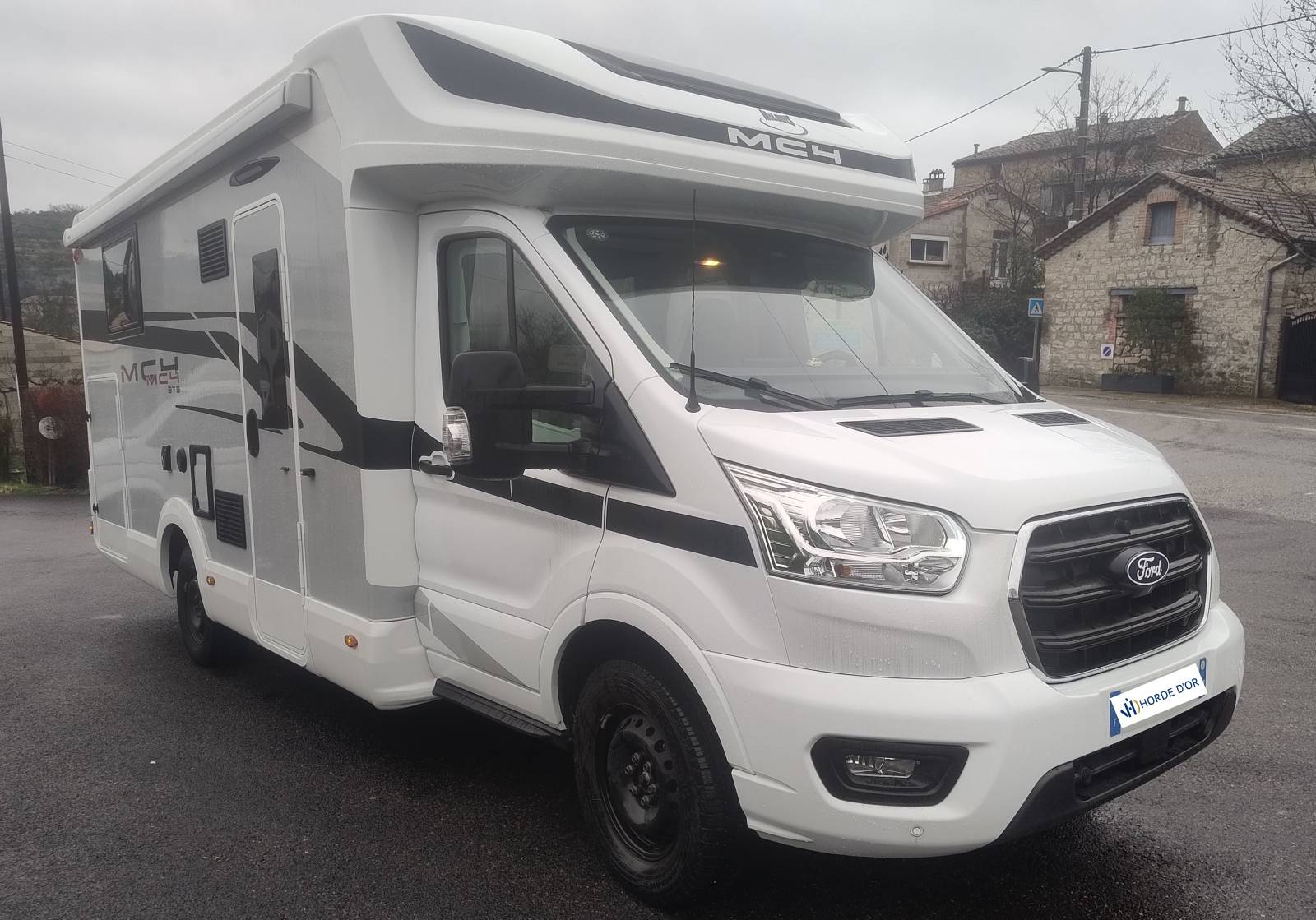 Mc Louis MC4 379 2025 à vendre proche de Goudargues, camping-car Ford 165 ch prêt pour l’aventure.