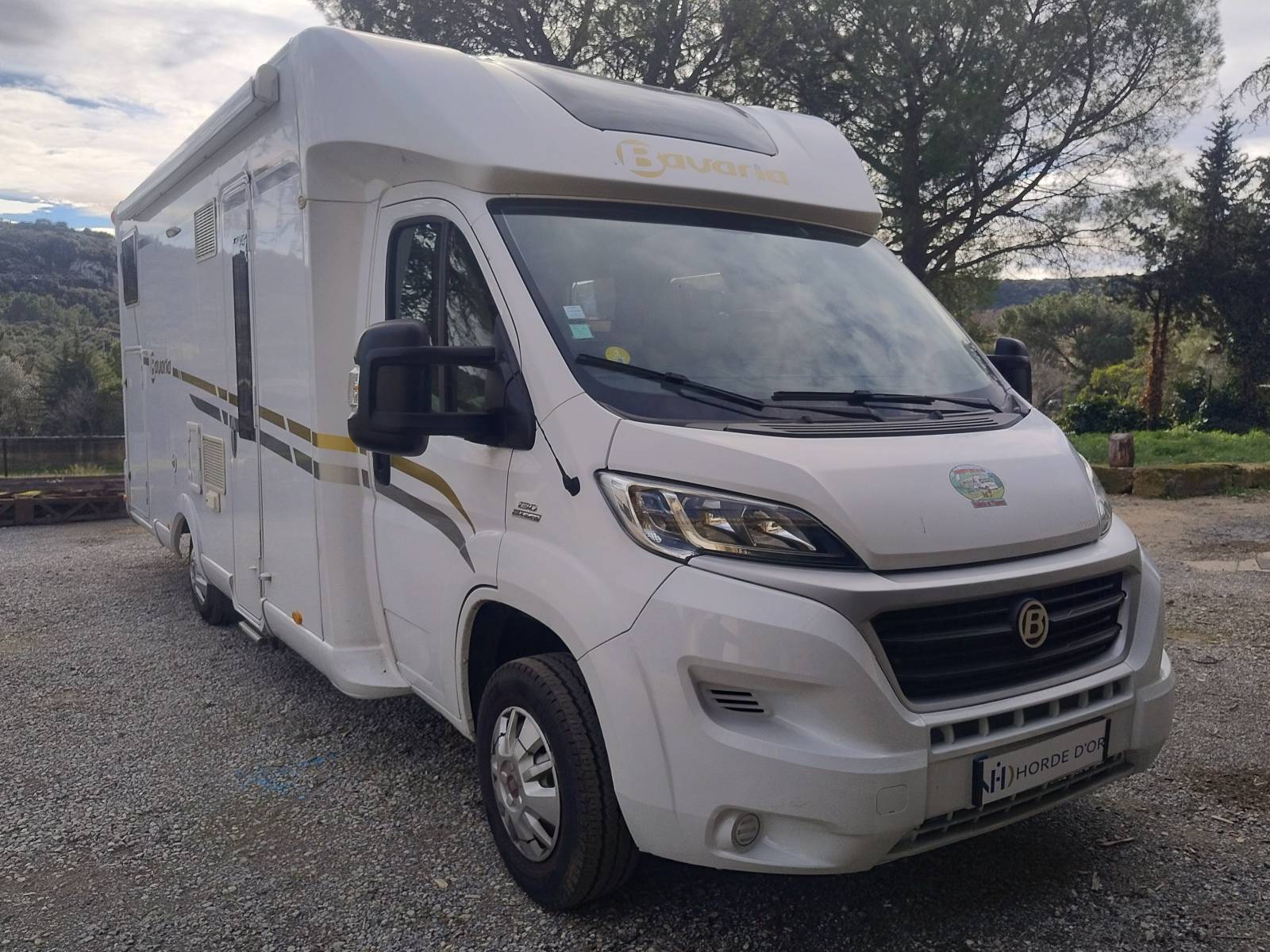 BAVARIA T 746 GJ STYLE 2016 à Nîmes, confort optimal pour des escapades en famille.