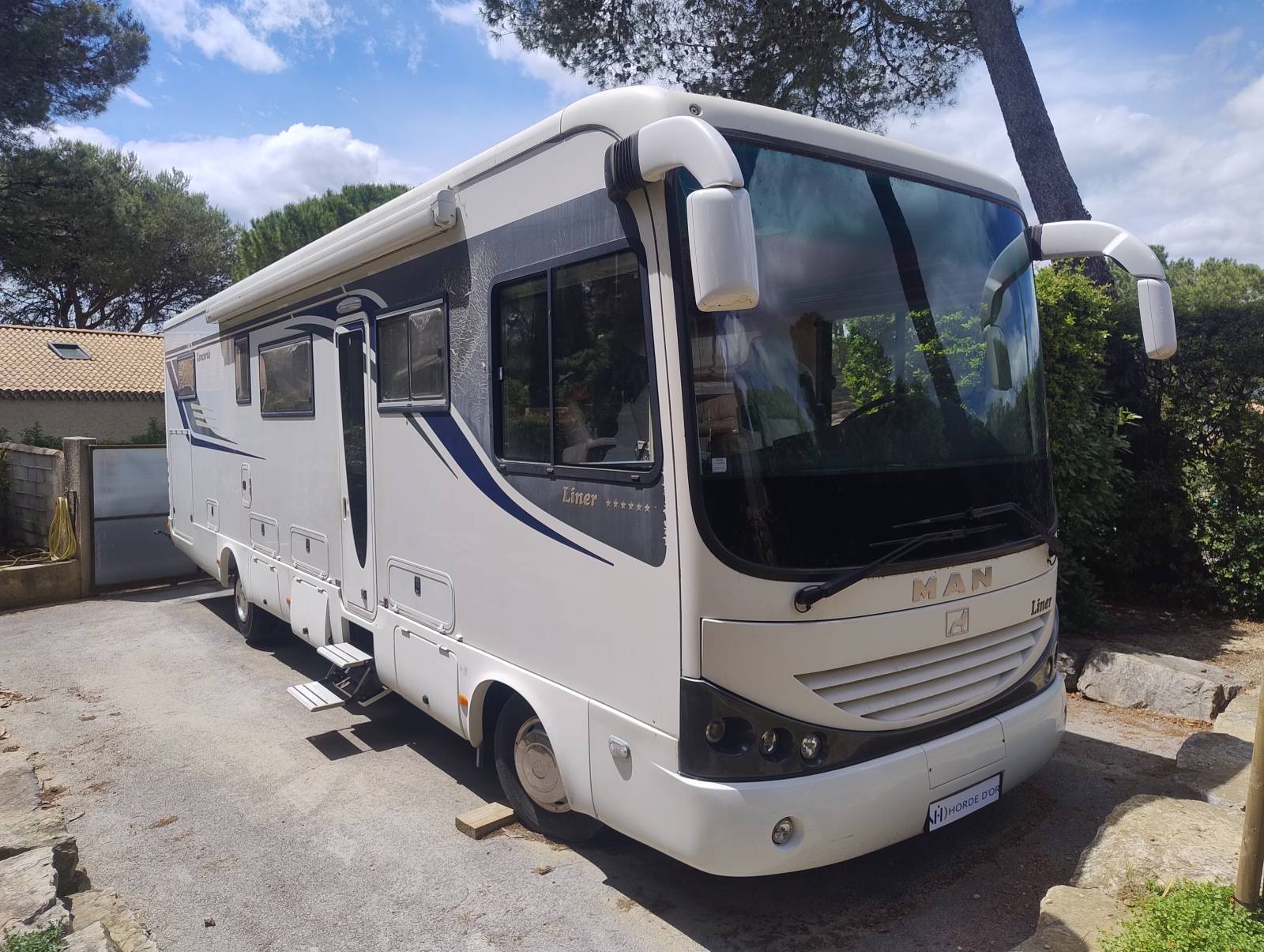 Salon premium du Concorde Liner 1090 MS avec finition haut de gamme à Nîmes dans le Gard (30)