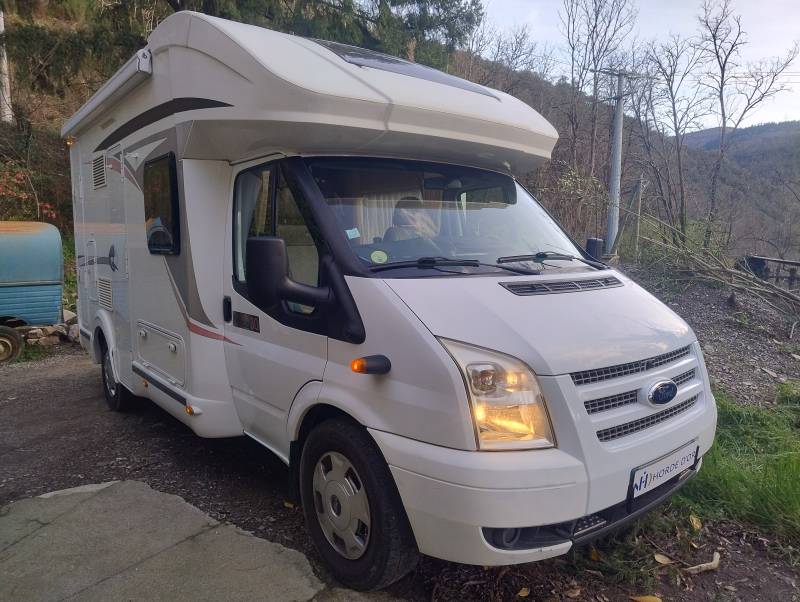 Magnifique camping-car Challenger Birthday 30 de 2014 à vendre, idéal pour vos escapades autour de Nîmes.